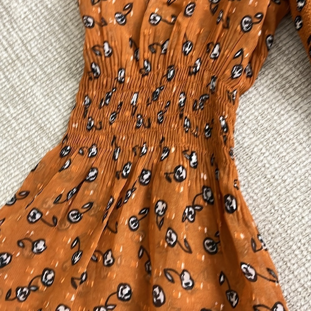 ⭐️ NWT- French Connection brown floral long bell-sleeved smocked blouse- small - Picture 5 of 12
